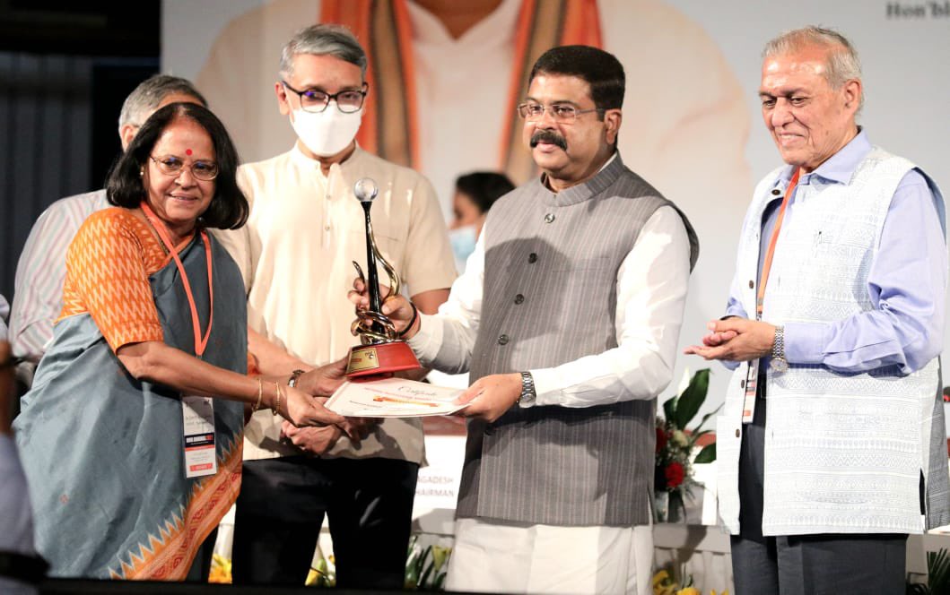 dpradhanbjp's tweet photo. Congratulate all the institutions from across India for featuring in the rankings in their respective categories. Our HEIs are working towards making our education ecosystem more vibrant and making our youth future-ready. https://t.co/GA7qHDimlE