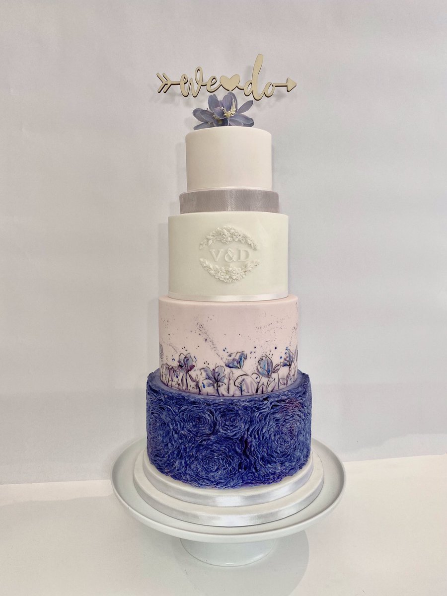 This week’s second wedding cake #handpainted ruffles 😍