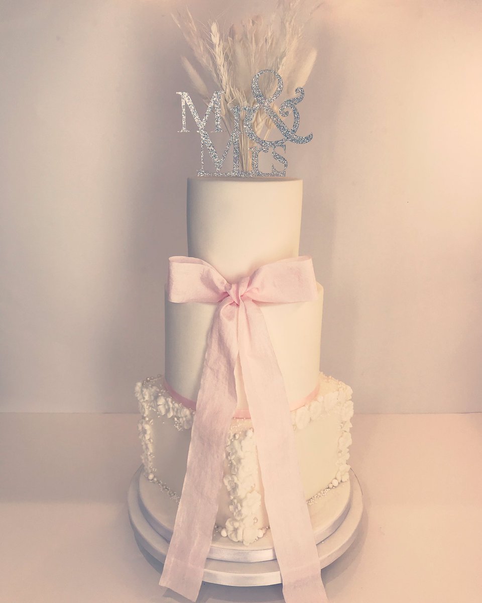 Midweek wedding cake #1