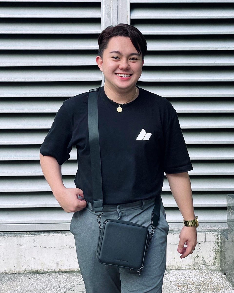 Jaeresurreccion's tweet photo. Lovin' my go-to sling DVL RAKENNE from @shopstraightforward #straightforward #SWDSpotted https://t.co/9jTRoL0MwH