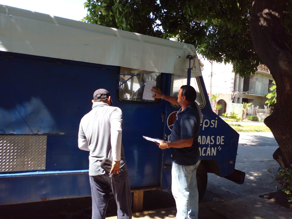AcCostaazul's tweet photo. ATENCIÓN ‼️ Retiro voluntario, de lo contrarío removidos y multas económicas a los #foodtruck y camiones que invaden de manera irregular nuestras calles de #costaazul #Acapulco 
El llamado a la unión y reordenamiento que mejore aspecto, salubridad e higiene.

#enequipoesmejor https://t.co/0hGFyvzKSe