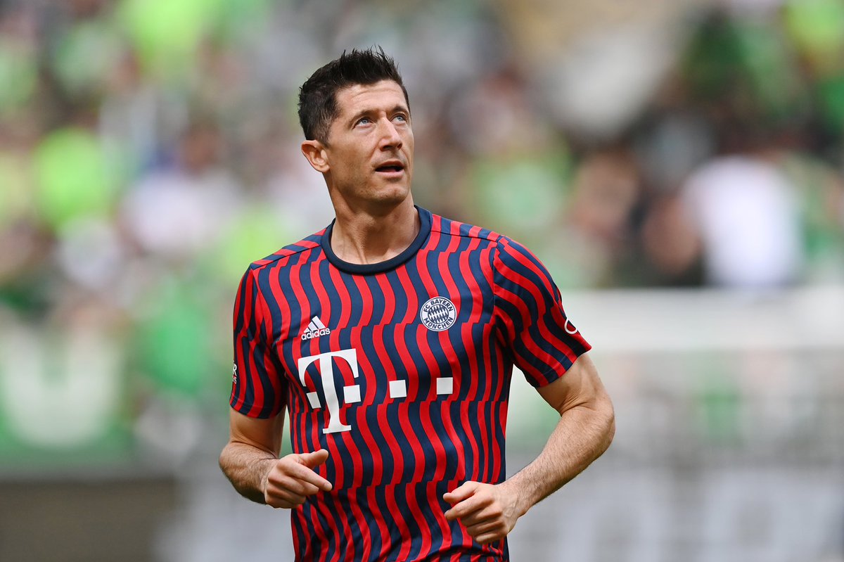 Robert Lewandowski deal. Barcelona new official bid set to be submitted, all parties are in direct contact now including his agent Zahavi to reach full agreement. 🚨🇵🇱 #FCB Lewandowski insisted with Bayern in the last 24h to join Barça as soon as possible. Key stages.