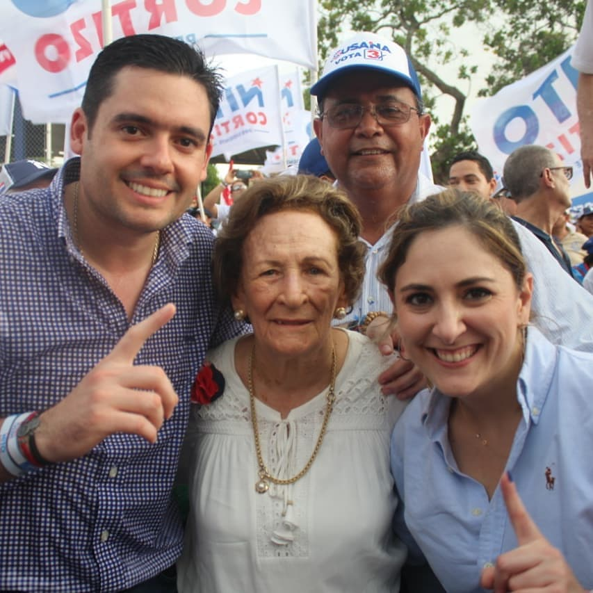 davisclick's tweet image. Iniciemos a depurar la planilla del Estado, buscando austeridad.  

Susana Richard de Torrijos, 97 años, asesora del Ministerio de Educación. $4,000.00  ⤵️
#PanamaProtesta