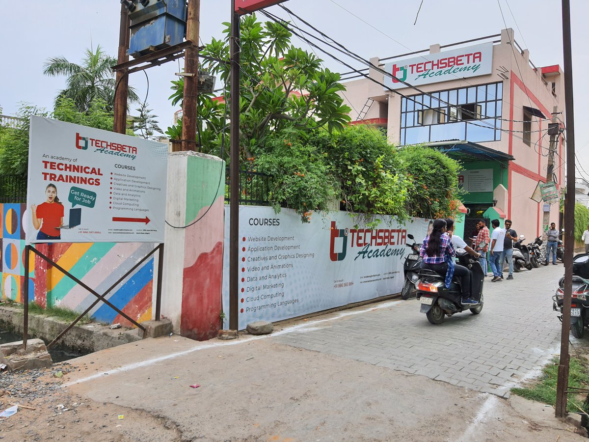 Techsbtaacademy's tweet image. #Inaugurationcelebration🌟
A glimpse of #TechsbetaAcademy. 
This is how we celebrated the inauguration of our Techsbeta #academy. 
Swipe up for more  
#Aligarhwale #amu 
#institute #Digitalmarketing  #career #aligarh #techsbeta #aligarhcity #courses   #aligarhians #aligarhnews