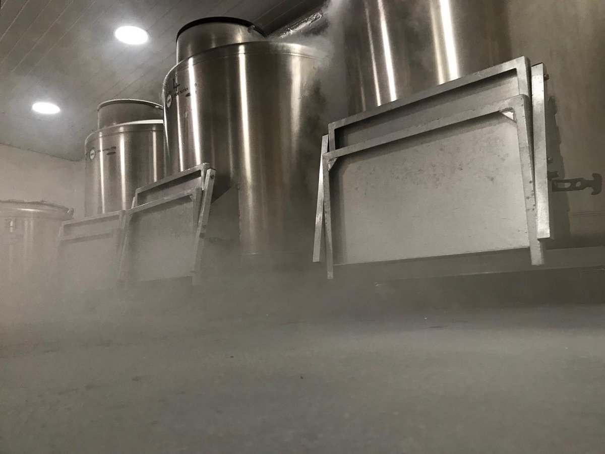 uk_sires's tweet photo. UK Sires EU store refurbishment complete with new heating system installed and floor laid.☑️
 
For any storage or distribution queries please contact Derek Perry, Operations Manager, on 01626 833298 or derek.perry@uksires.co.uk https://t.co/CEjL6qgm7o