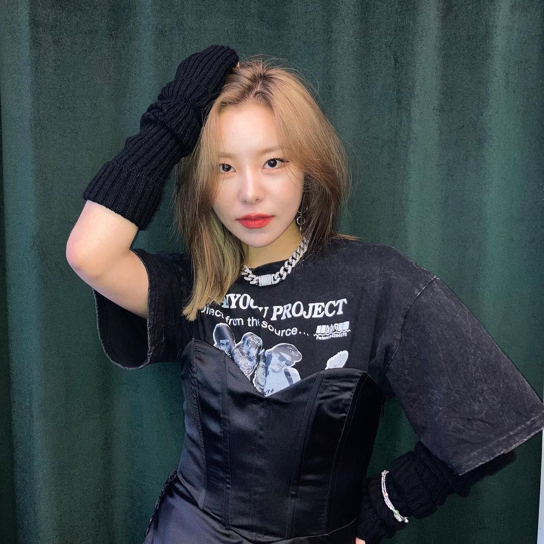 Whee_GlobalWind's tweet image. [📸] wheein_from.paeyong IG post

[#.FridayPaeyongPaeyong!]
Have a great friday night😎

🔗 instagram.com/p/CgCCTJqJlBi/…

#WHEEIN #휘인 @THEL1VE_LABEL