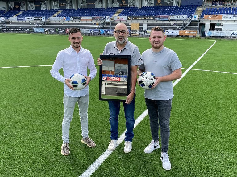 Wederom een nieuwe sponsor voor RBC. Het betreft RS Mirror uit Breda. Welkom bij het RBC Netwerk! ➡️ rbcvoetbal.nl/SVS/nieuws/2305 🧡💙 #SamenHogerop