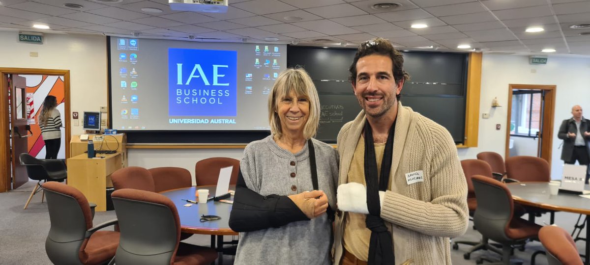 Hay otra Argentina! La de los emprendedores que crean valor,la de los mentores que generosamente agregan valor,la del equipo de apoyo que trabaja con pasión y profesionalismo para potenciar ese valor!Esto es @EntrepreIAE Ayer #naves2022 <a href="/IAE_Austral/">IAE Business School</a>