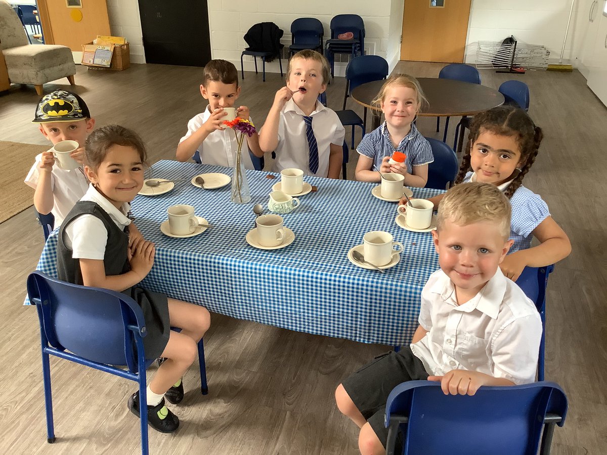 RJW_LPS's tweet photo. Great British tea parties rule okay! 🫖🫖🫖🫖

@REC_LPS 
#LPSeyfs https://t.co/QxBMaiQrxS