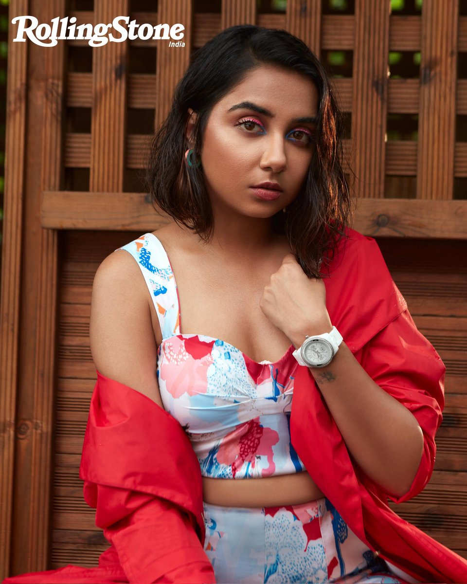 RollingStoneIN's tweet photo. Going by how full her hands are right now — what with her numerous acting projects and upcoming YouTube material — it’s safe to say that for Prajakta Koli (@iamMostlySane) her own time has truly arrived.

#FossilIndia #FossilStyle #CrocsForYou #CrocsSeason #ClassicClogs #Jibbitz https://t.co/1cHjeFWsBi