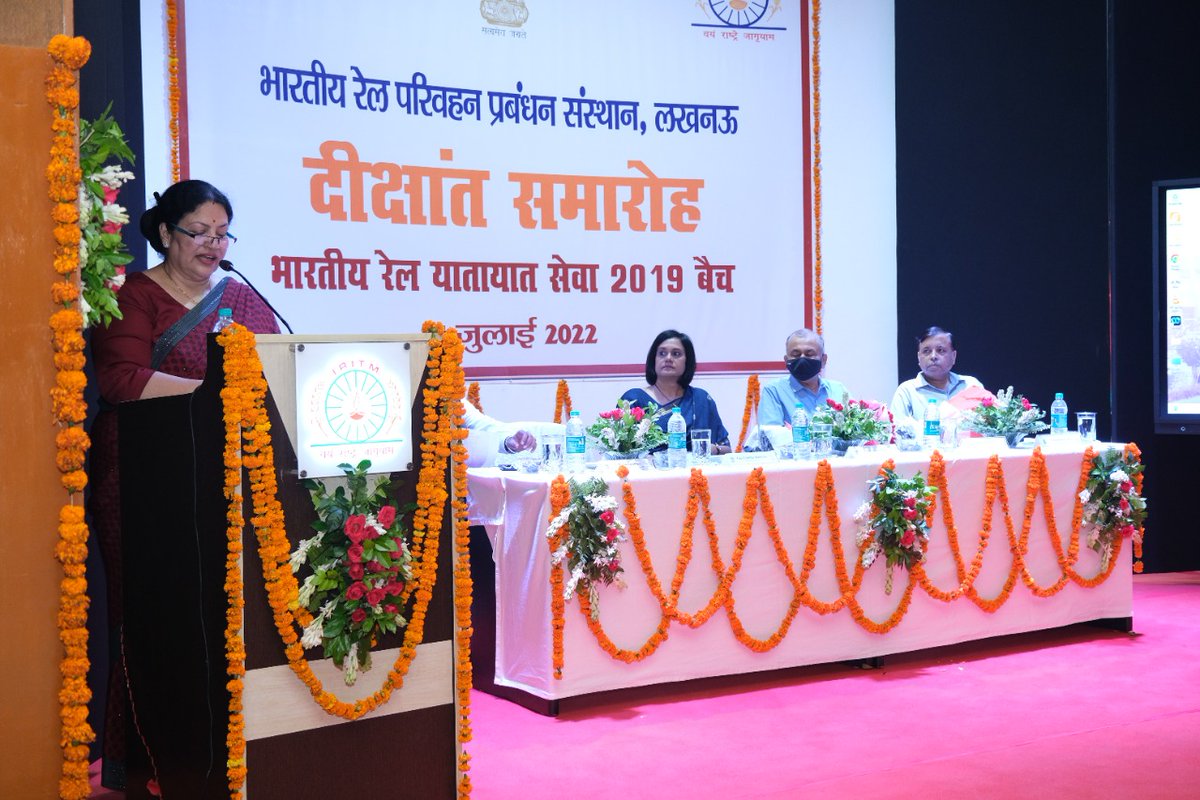 IRITMLKO's tweet photo. Valedictory function of IRTS 2019 batch was organized at IRITM on 15/07/22. AM(C) &amp; AM(T), Railway Board graced the occasion. IRITM wishes the Officer Trainees all the very best for their future assignments.
@RailMinIndia @IRTSassociation @cpronair https://t.co/cTO0YziNmt