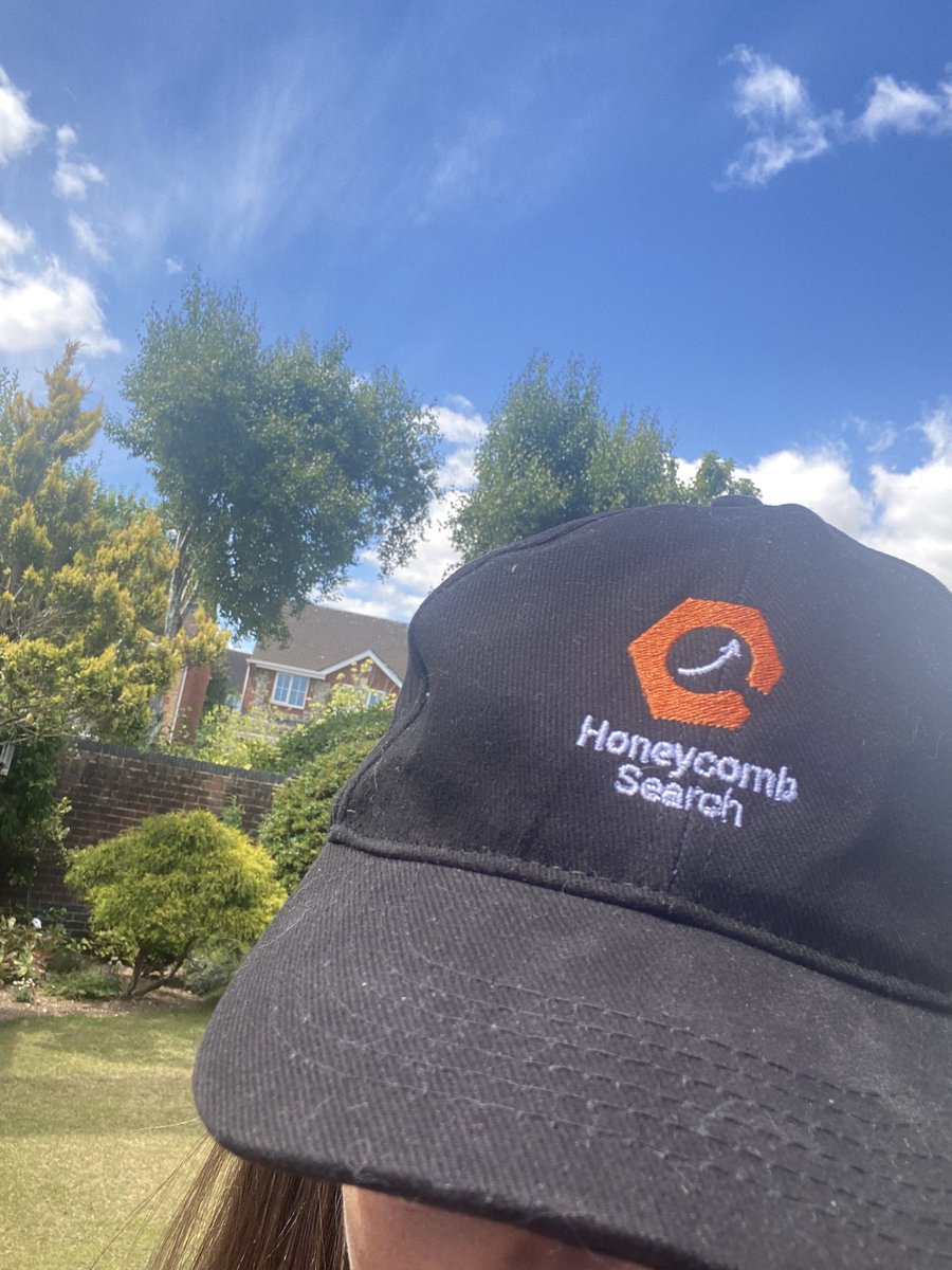 We’ve got that Friday-working-in-the-sunshine feeling!☀️