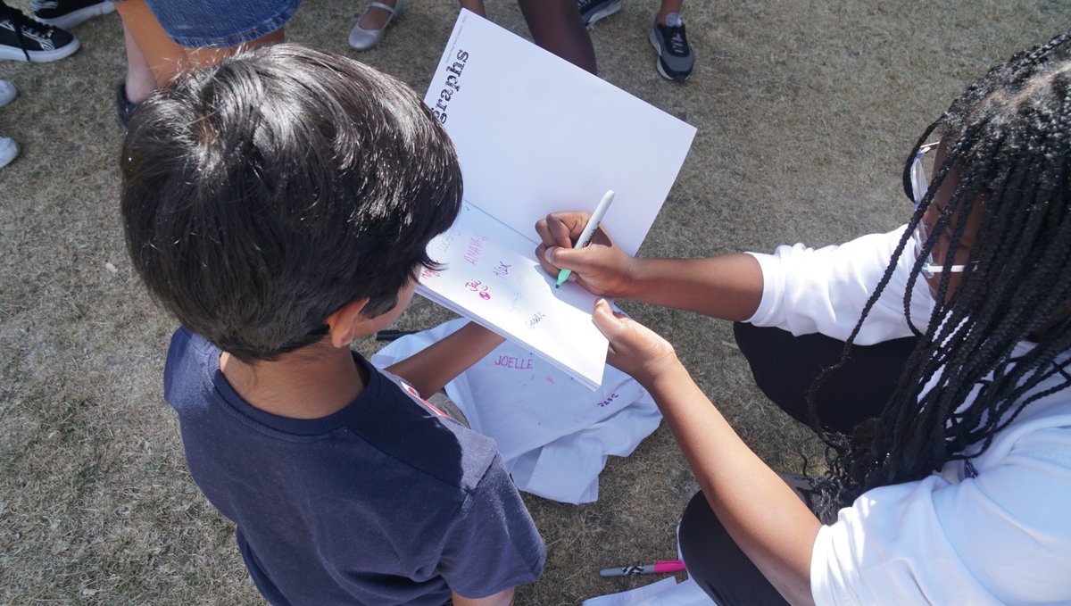 StainesPrepYr6's tweet photo. Lots of shirt signing this morning as our Class of '22 say their final goodbyes.  #StainesPrepYear6 #Year6Leavers https://t.co/rYnLgNGvgH