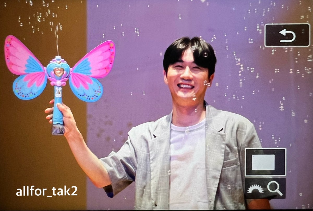allfor_tak2's tweet photo. 7/15 조은뮤직 팬싸인회 프리뷰 #영탁

아기신남👶🏻🥺🥺 https://t.co/CTzZPwgo7l
