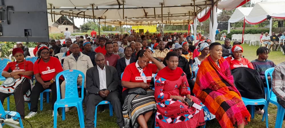 chacha_heche's tweet photo. Ndugu @HecheJohn Leo ameanza rasmi ziara ya kuwaandaa wananchi kupinga Hali ya ugumu wa maisha
#operesheniugumuwamaisha
Imeanza Rasmi #arumeru Leo https://t.co/0vFvGr6r9P