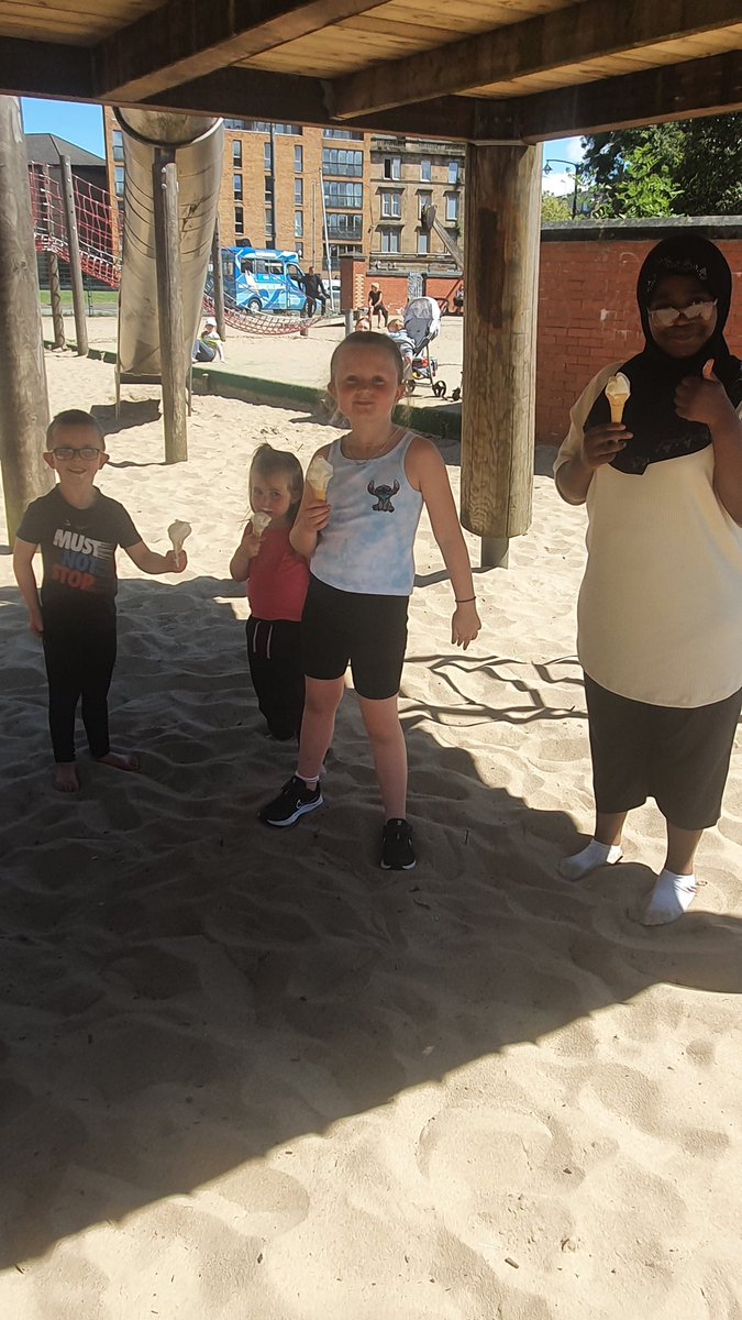JenPNS's tweet photo. What an amazing family day in the Glasgow sun today! It was amazing to get altogether 😁 @pns2018 https://t.co/RS1XVbxTVQ
