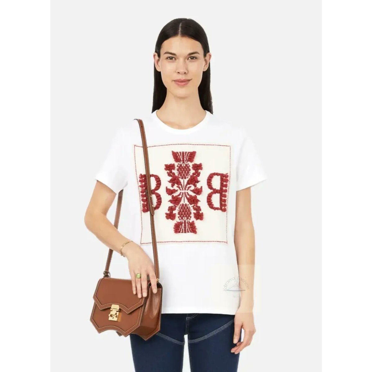 #KimHeeSun wore #BARRIE T-Shirt in Netflix Drama, #RemarriageAndDesires Episode 2. Cr: http://printemps.com #kimheeseon #김희선 #블랙의신부 #드라마패션 #kimheesunstyle #kimheesunfashio...