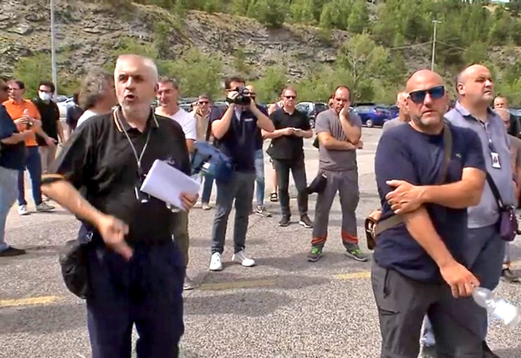 fimcislFVG's tweet photo. 📣Con un presidio⚠️ permanente davanti ai cancelli dello stabilimento🏭 inizia la mobilitazione delle Lavoratrici e dei Lavoratori della #Wartsïla 

Diciamo NO AI LICENZIAMENTI🚫

La FIM-CISL FVG in prima linea nella lotta per la difesa dell'occupazione.

@FIMCislStampa https://t.co/dq3zvyBVEx