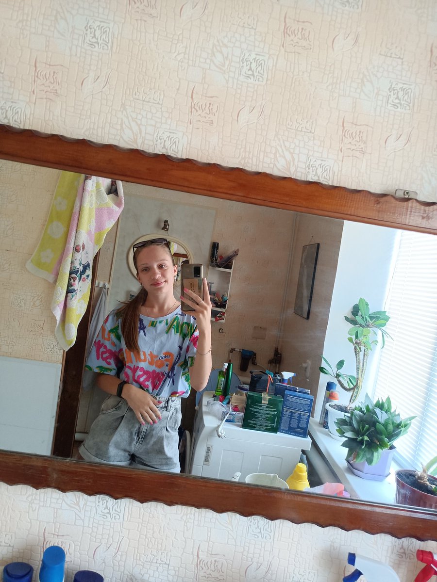 _squonk__'s tweet photo. Я сделала пару фоточек сегодня, где я так же искренне улыбалась и хотела одну из них поставить на аватарку, но теперь передумала... https://t.co/mczfI25VWj
