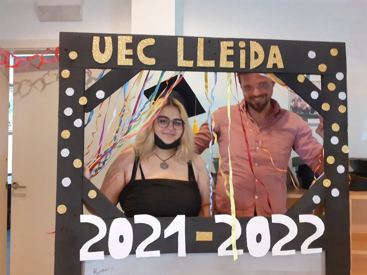 UECPNOLLEIDA's tweet photo. Avui els alumnes de 4t d'ESO de la UEC de Lleida s'han graduat! Moltes felicitats! Els seus esforços han tingut recompensa. Bon estiu!👨🎓👩🎓🥳🎉👏 #alauecfemcoses #orles #4rteso #curs2122 #vacancesmerescudes @educaciocat @prosecpromotora @FEDAIA https://t.co/k5CpVwlGTi