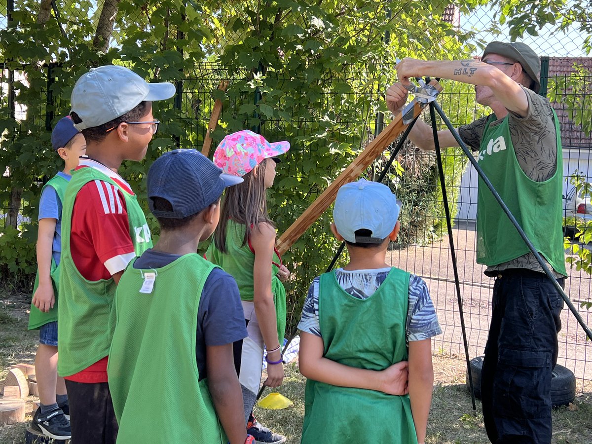 VilledeTroyes's tweet photo. 3/3 🏫 Du côté de l'accueil de #loisirs des #Marots dirigé par David, une quarantaine d'enfants étaient présents ce matin pour des activités autour de la #nature avec plusieurs #ateliers par groupe (création de campement, parcours d'agilité et d'aventure, fresque, …) https://t.co/wQkQVw6hH0