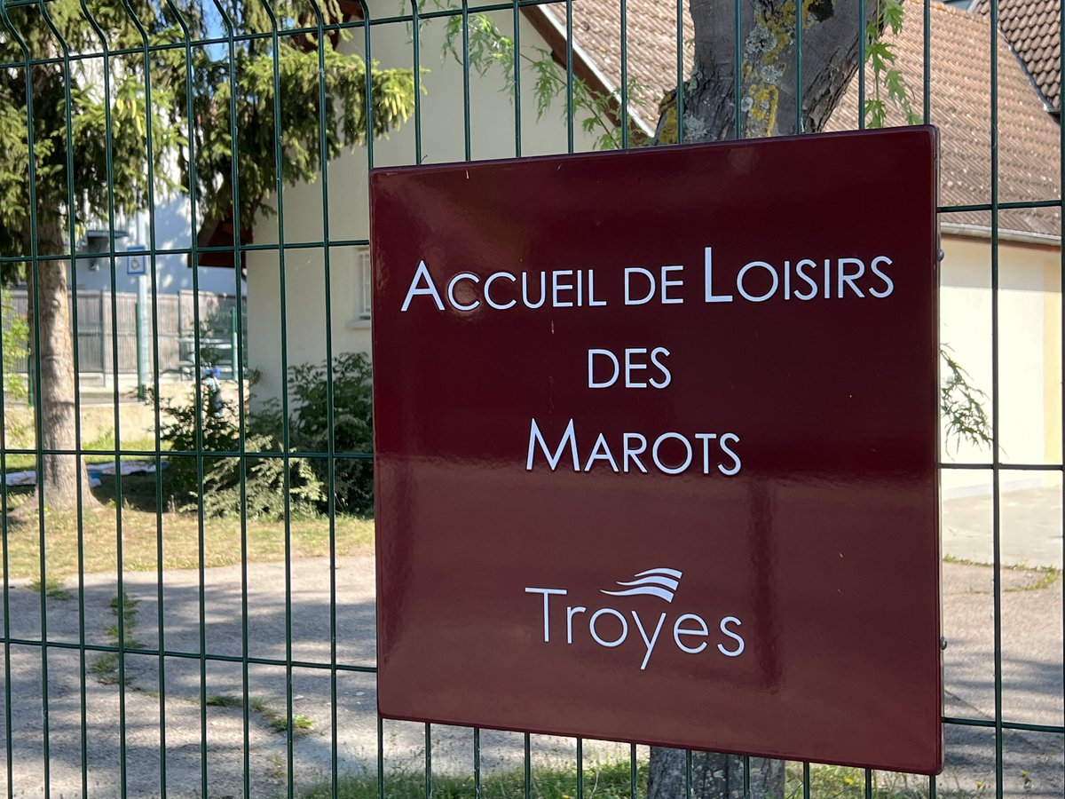 VilledeTroyes's tweet photo. 3/3 🏫 Du côté de l'accueil de #loisirs des #Marots dirigé par David, une quarantaine d'enfants étaient présents ce matin pour des activités autour de la #nature avec plusieurs #ateliers par groupe (création de campement, parcours d'agilité et d'aventure, fresque, …) https://t.co/wQkQVw6hH0