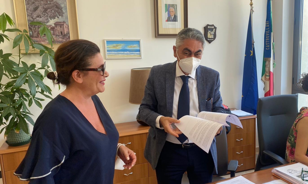 Le chiavi dell’ex tribunale di Rossano tornano al Comune di Corigliano-Rossano - informazionecomunicazione.it/le-chiavi-dell…