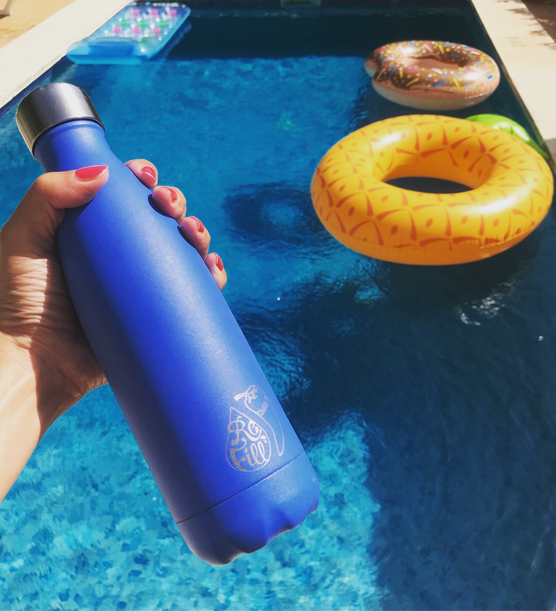 Refill's tweet photo. Feeling hot hot hot! Temps are soaring &amp; it's important than ever to stay hydrated 🥵 Remember your reusable water bottle every time you leave the house &amp; refill on the go to stay safe! We love @Chillysbottles bottles because they keep liquids chilled all day long 🚰 
⁠ https://t.co/GDvcTJCIrs
