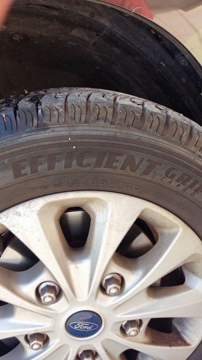 BorjaPuerto's tweet photo. @AfectaGoodyear @FordSpain @Goodyear_Es Las mías con 16.000km todo empezó con apenas 5.000km y pasaban de todo a los 10.000km por fin me abrieron reclamación y @Goodyear_Es ni @FordSpain no hacen nada🤬 https://t.co/2vCFu7uQW3