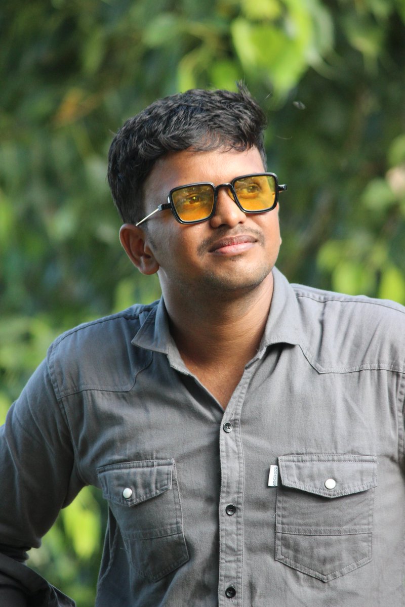 prade_p97's tweet photo. eve  post #click💥🔥😍😍 #look #pradeep97 #attur #Salem #trending #trendingnow #pasanga #boy #clglife #scl #school #schoolmemories #youtuber #kallakurichi #thalaivasal #tamil_ankural  #reels #lovely #cute #style #styleblogger #photoshoot #photography #photographer https://t.co/rCYWcJxon3
