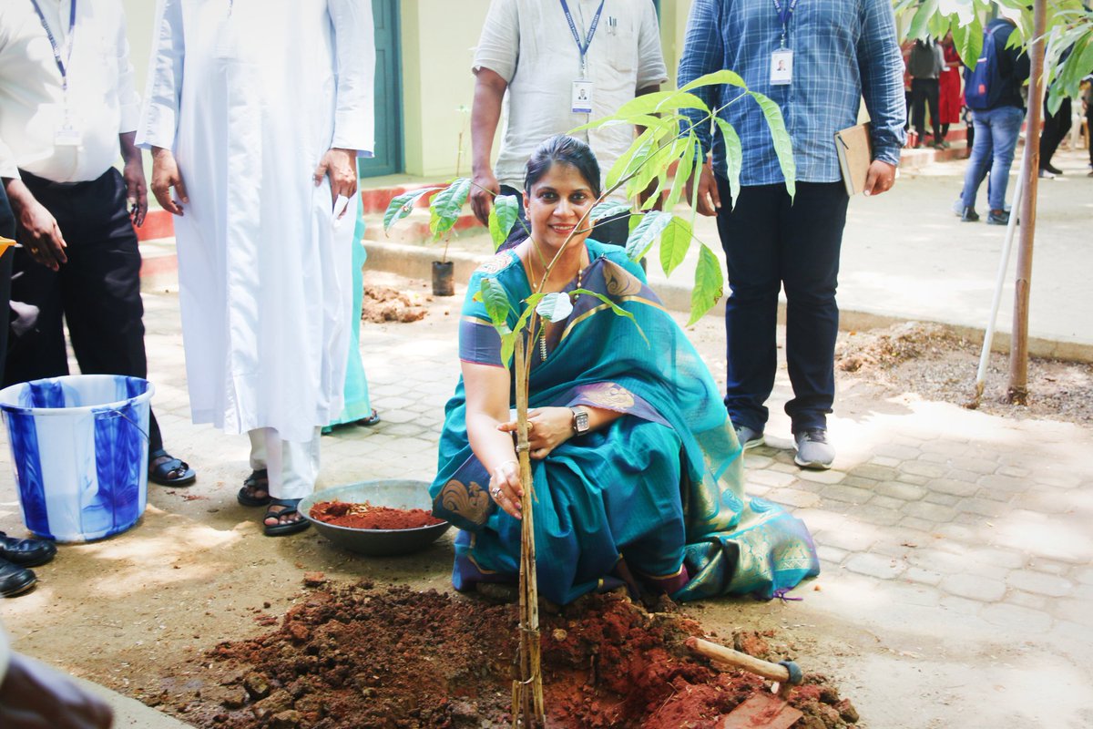Nsslc3C's tweet photo. Our Loyola NSS organised an inauguration event for the NSS on April 26th, 2022.The program drew all the 5 NSS Units. This program prepared the students to their utmost serving of NSS.
#Loyolacollegeofficial #loyolanss #nsstamilnadu #nssvolunteers #nssindia #universityofmadras https://t.co/l4vDoBVc57