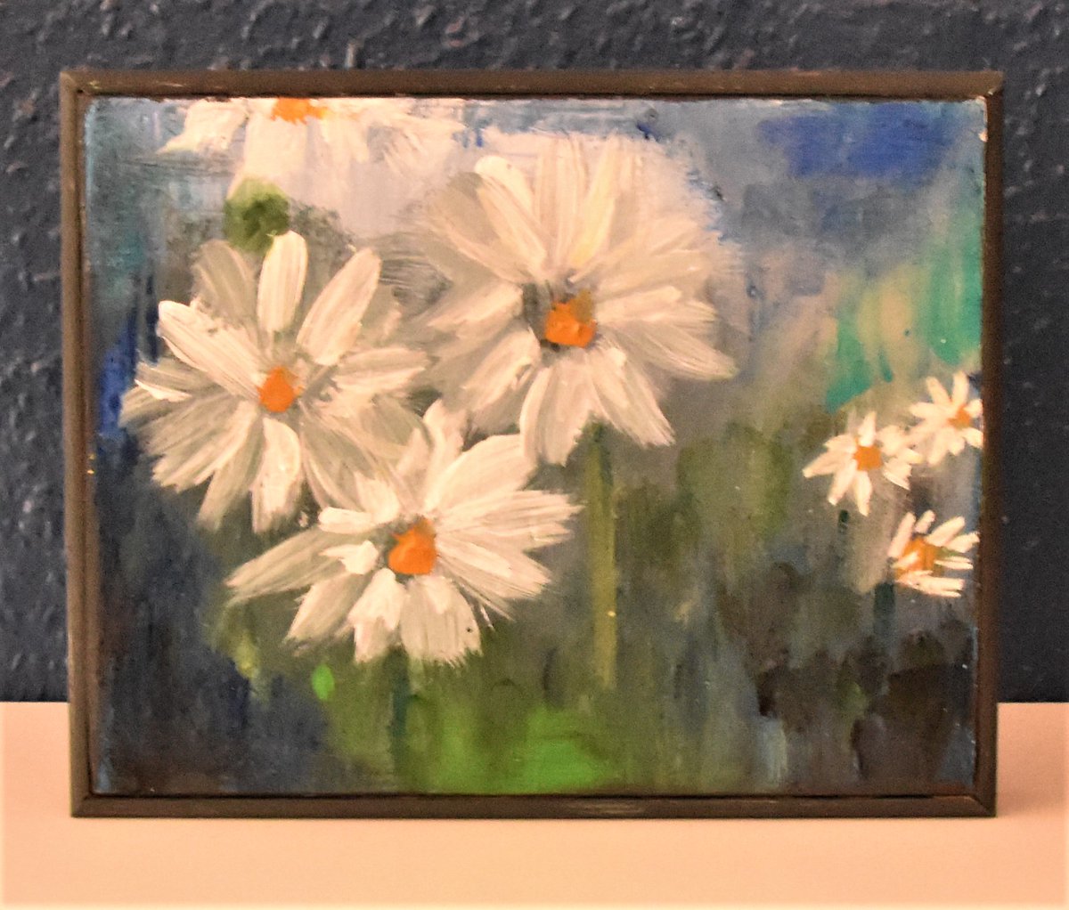 artcraftcollect's tweet photo. Another piece from our Summer Exhibition by local artist #lauracunningham
'Marguerite Daisies', acrylic on recycled board measuring 15 x 20cm just £55.00
#summerexhibition #summerafternoon #originalart https://t.co/iHe9b4sw6P