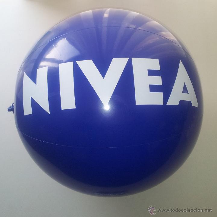 BarDePueblo1's tweet photo. Que fue antes,el balón de Nivea o la Nivea? https://t.co/BCk4Sn8CIS