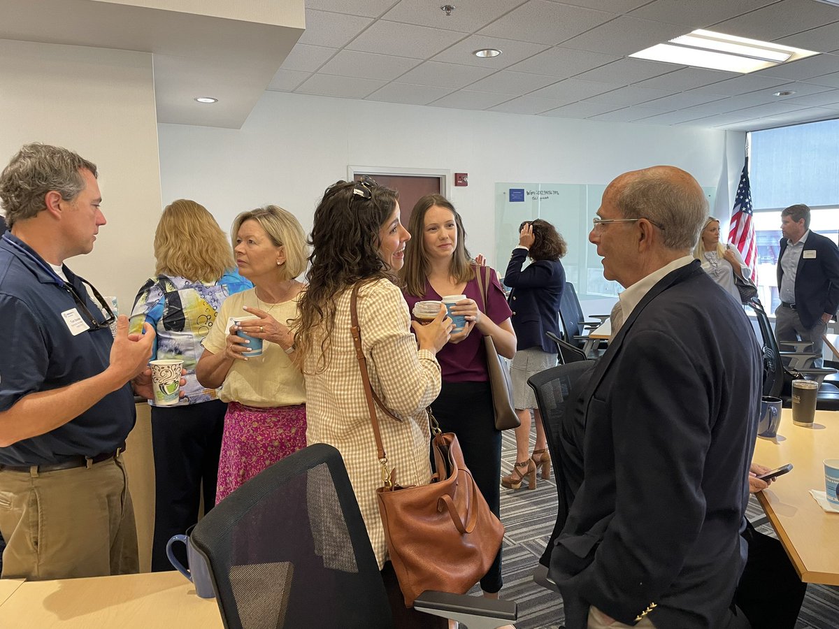 HealthENetwork's tweet photo. We’re looking forward to our discussion  with @5boymom this morning! Thank you to @AnthemBCBS for sponsoring this discussion. #glievent https://t.co/M7nEM91CQC