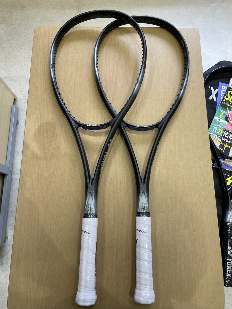 t_champ1's tweet photo. ⭐️新製品入荷のお知らせ⭐️
ヨネックスよりボルトレイジ8S入荷しました😊‼︎
球ブレも少なく、打ちやすさ抜群‼︎
後衛の方におすすめ✨
ぜひ店頭にてご覧下さい🙇‍♀️‼︎
天王寺

#ヨネックス #YONEX #ボルトレイジ8S
#VT8S #チャンプ #ソフトテニスプロショップチャンプ https://t.co/pbBwd5NZdY