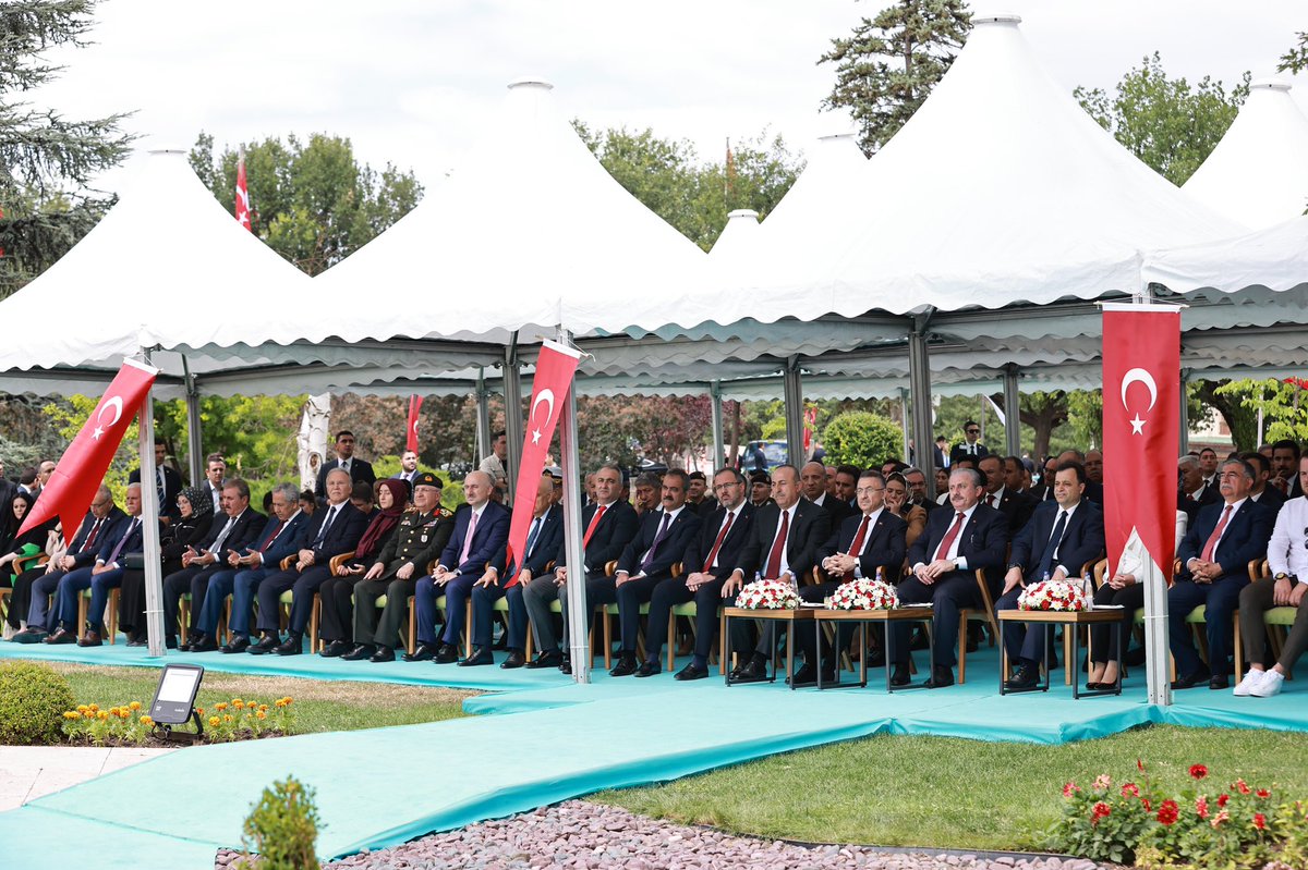mdurmusoglu's tweet photo. #15Temmuz hain darbe girişiminin yıl dönümünde Gazi Meclisimizdeyiz. 

Karanlığa, kötülüğe ve ihanete karşı tertemiz ruhlarıyla o geceyi aydınlatan, her bir vatandaşımıza minnettarız. 

Hainlere karşı dimdik duran aziz milletimizin zaferi kutlu ve daim olsun. 

#TürkiyeAşkına https://t.co/953LPLI2ae