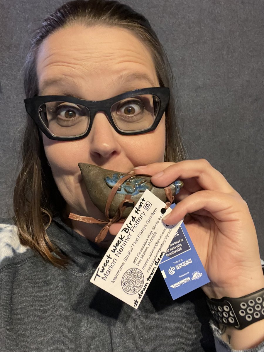 KIOA933's tweet photo. I FOUND A BIRD! ❤️🐦❤️ Thanks to @downtowndsmusa for helping to make my dream come true and teaching me about my new home of Des Moines!! Tweet Week continues today and tomorrow so keep an eye out for these beautiful pieces of art in our beautiful city! #downtowndsm #tweetweek https://t.co/uJyeZo7OXh