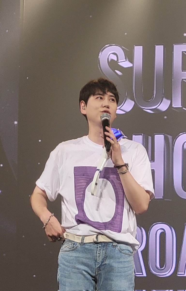 KyuS2_8823's tweet photo. 아기 너무이뻐 ㅠㅠㅠㅠ 
보라알티셔츠 찰떡이고 기여움 ㅠㅠㅠ https://t.co/8eLXgdI1oz