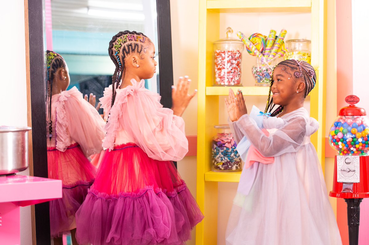 TheDashBraids's tweet photo. TheDash Braids 💅🏾 Be sure to add me on Instagram @TheDashhh & book your daughter’s appointments
#thedashbraids #brownskingirl #blackgirlbraids #atlbraider #kidbraids #carefreeblackgirl #Gabraider #Celebritykids https://t.co/aNtQGY2g55