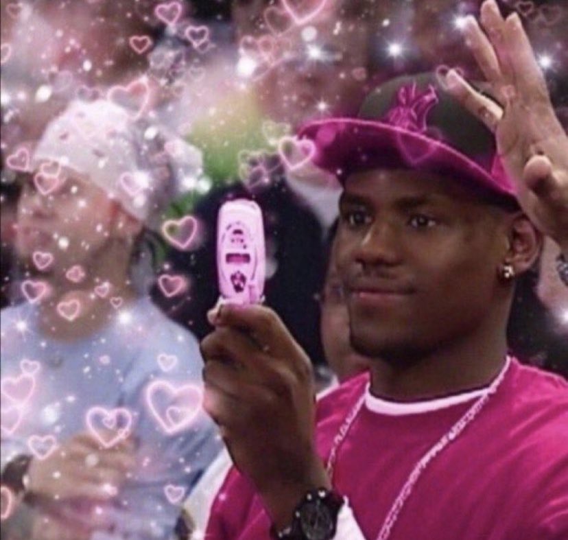 moongluu's tweet image. my toxic trait is that i’ll support ekin su no matter what she does. she’s got me in a chokehold #LoveIsland