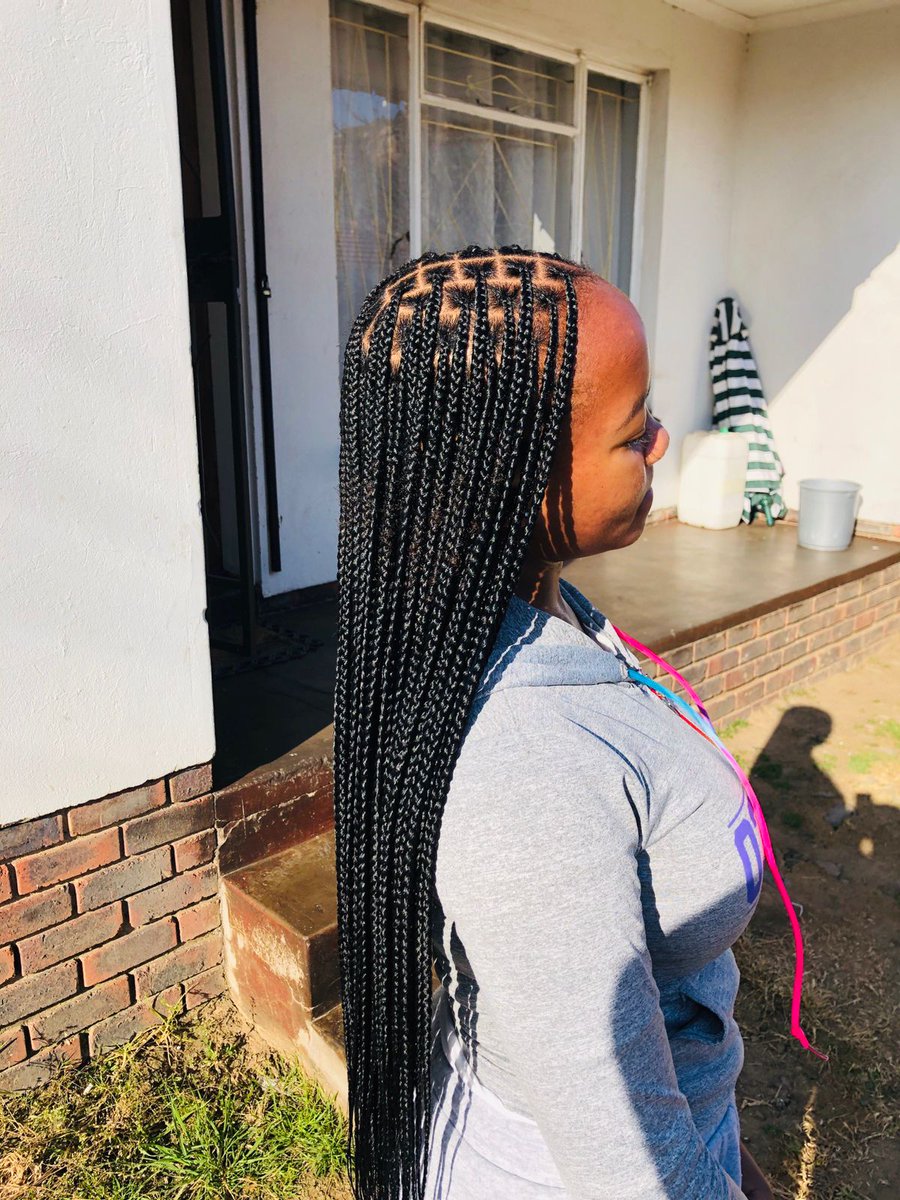KateKhati's tweet photo. Cute, cute braids that go for just M250.00 ❤❤ 
DM, or call or WhatsApp +26663175643 to get your hair this pretty 😎 https://t.co/174B1OAXk5