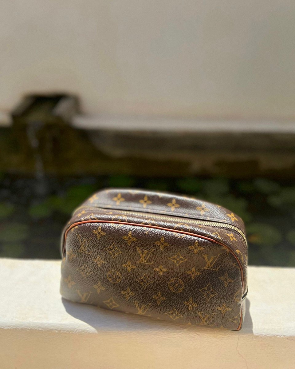 Wiweck's tweet photo. RT @herageofficial: How do you pack your essentials on the go ? Need any help? Discover our new Pouch Drop at https://t.co/bee9gFpsAm 🤎
.
.
.
#herager #nft #nftfashion #louisvuttonvintage #louisvuittonbag #lv #circularfashion #prelovedbags #vintagemar… https://t.co/OTvOzHSVxt