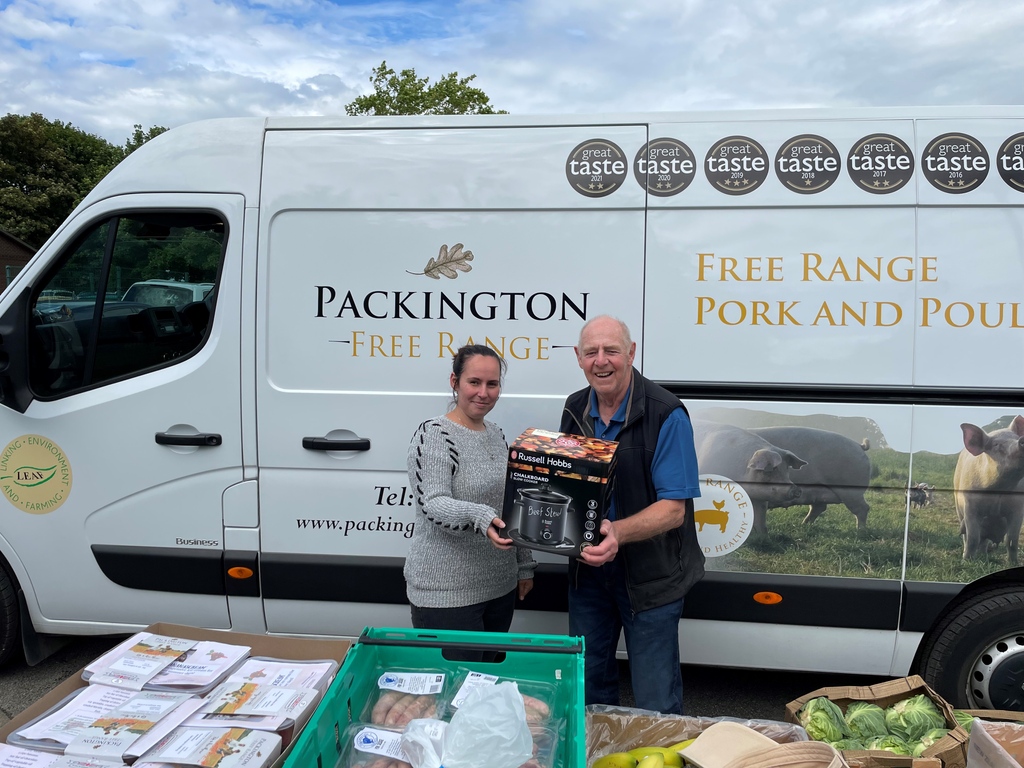 FarmFreshRev's tweet image. ....and our second winner is a parent from Amington Heath school - well done👏 and thanks🙏 for helping us out with completing the survey!🥕🧄🥕🍗🥕 

#staffordshirecharity #farmfreshrevolution #slowcookermeals