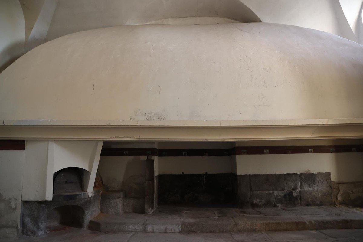 jubedal's tweet image. 🔚 Acabamos de terminar las catas arqueológicas en la cocina del Palacio 👑 que nos permitirán en septiembre abordar el proyecto de rehabilitación de este espacio 👍
Una actuación que será financiada con dinero de la @ComunidadMadrid 

➕ℹ️ bit.ly/3z8alSa