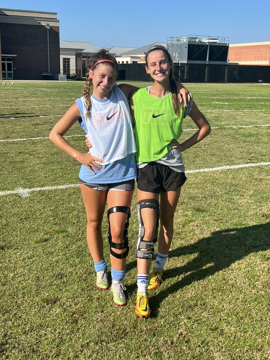 OHSladysoccer's tweet photo. Gogo gadget knees are back in action! https://t.co/dA06gzlgZe