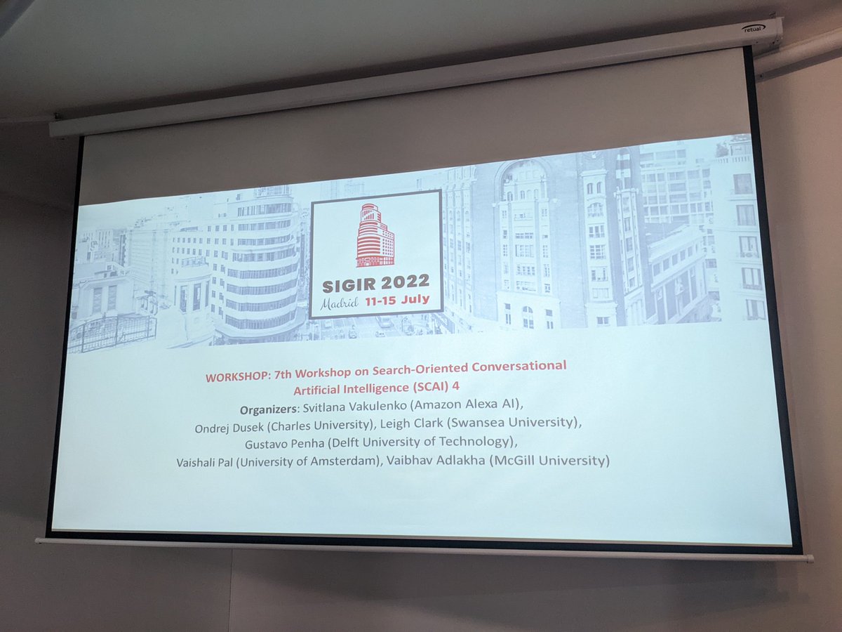 Chairing the mixed initiative session at <a href="/scai_workshop/">SCAI</a>. Sandeep (<a href="/lolthyself/">🙃 Sandeep Avula</a>) from Amazon presenting The Effects of System Initiative during Conversational Collaborative Search arxiv.org/abs/2202.09728… 

#SIGIR2022 #scai2022