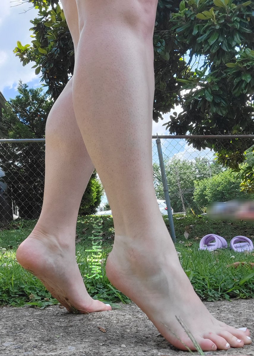 WitchsToes's tweet photo. #outdoorshoot #legs #toes #footcontent #forsale #feetworship #feetpicsforsales #solesfeet https://t.co/gspRGAETvU