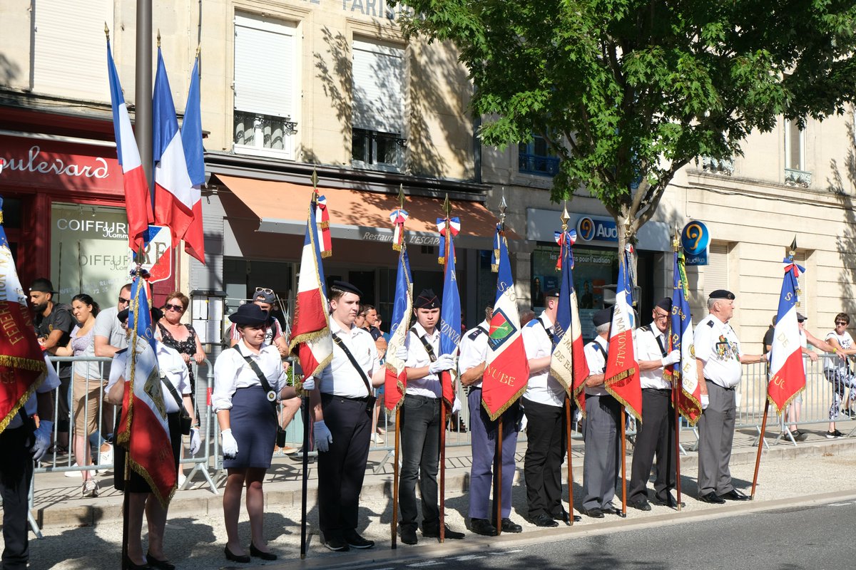 barleduc55000's tweet photo. 🇫🇷 Défilé du 14 juillet en présence de Martine Joly, Maire de Bar-le-Duc, Pascale Trimbach, Préfet de la Meuse, Franck Menonville, Sénateur, Bertrand Pancher, Député de la Meuse, Atissar Hibour, conseillère régionale, et Jérôme Dumont, président du Conseil départemental. https://t.co/ks8PyhYdhF