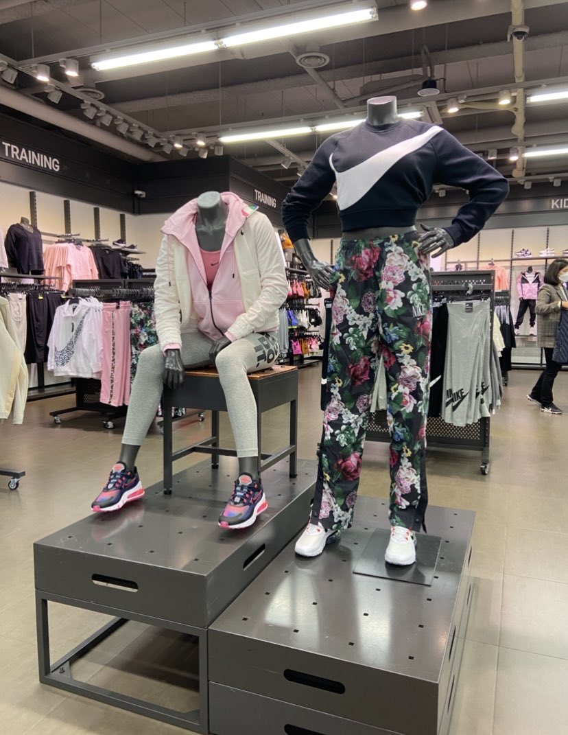 shabubu27's tweet photo. When I look for clothes, the first place I go is workout shops, but the last thing I do is workout 😅 @ooz_official 
#OOZ #OOZWorkOut https://t.co/Xx5pAsnOHl