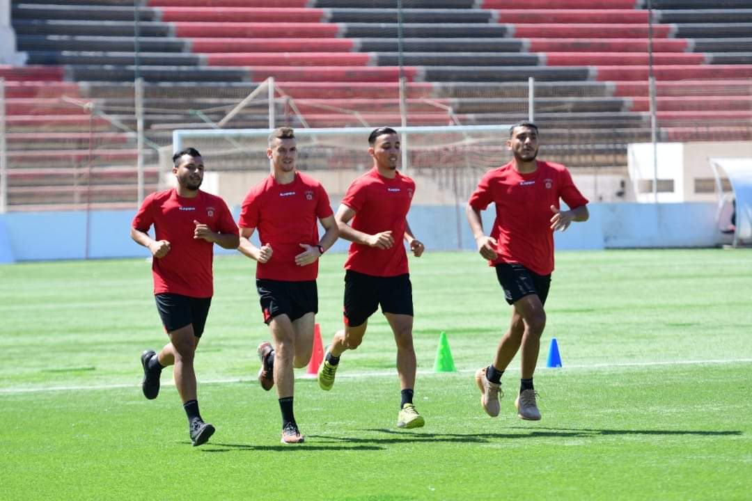 USMAofficiel's tweet photo. التحضيرات متواصلة بمعدل حصتين في اليوم.
#préparation #Intersaison #ALLEZLESROUGES 🔴⚫ #WeAreUnited 💪 https://t.co/DejVSmBUkh